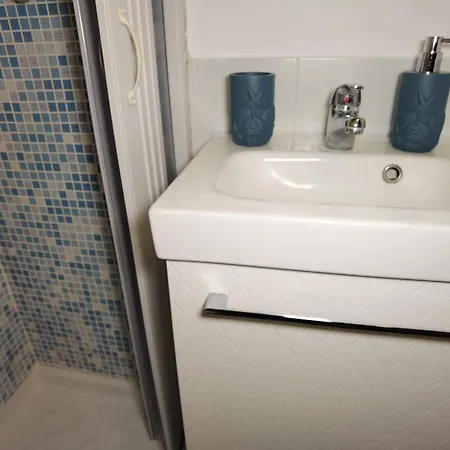 Luxury Sisters House 